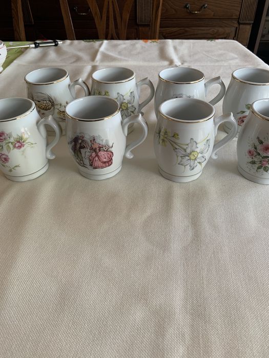 8 canecas da Artibuz