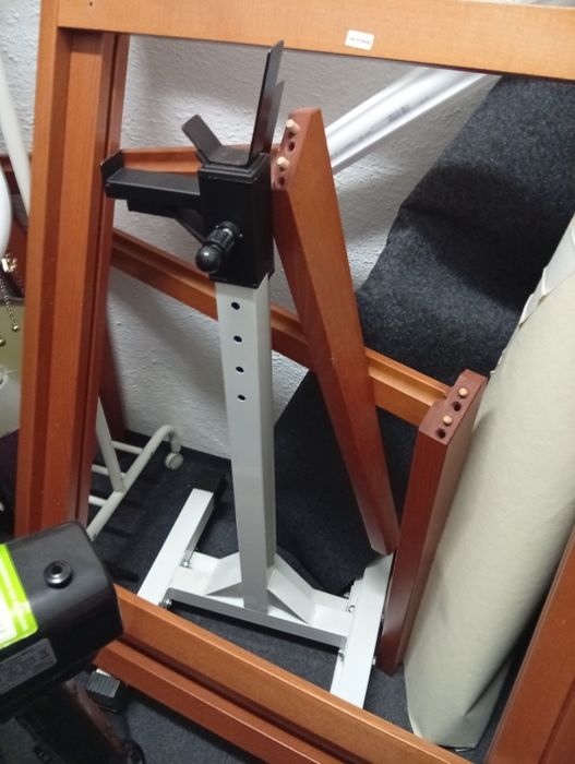 Halteres e uma barra tudo impecável.