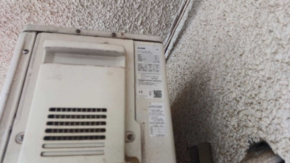 Sistema Ar Condicionado Mitsubishi- Interiores OK, Exterior p Peças