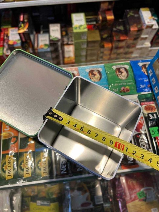 Пустые банки, металлические , чай,