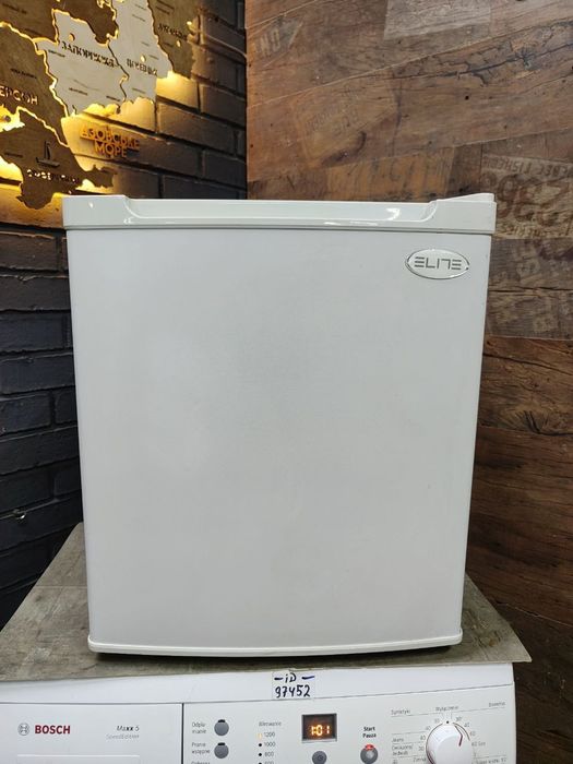 Міні-холодильник барний Beko S47090 85 см