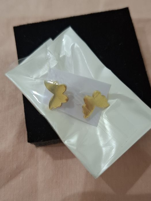 Brincos borboleta dourados novos em Aço
Para orelha furada