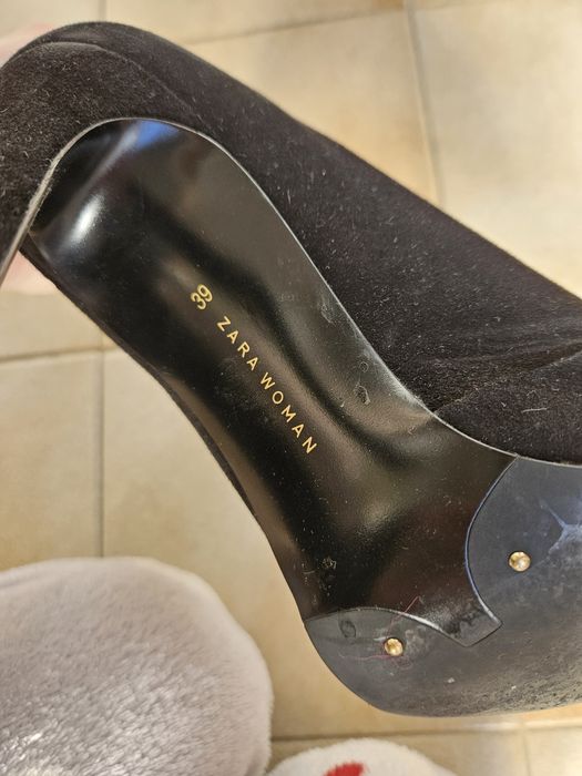 Botins altos pretos