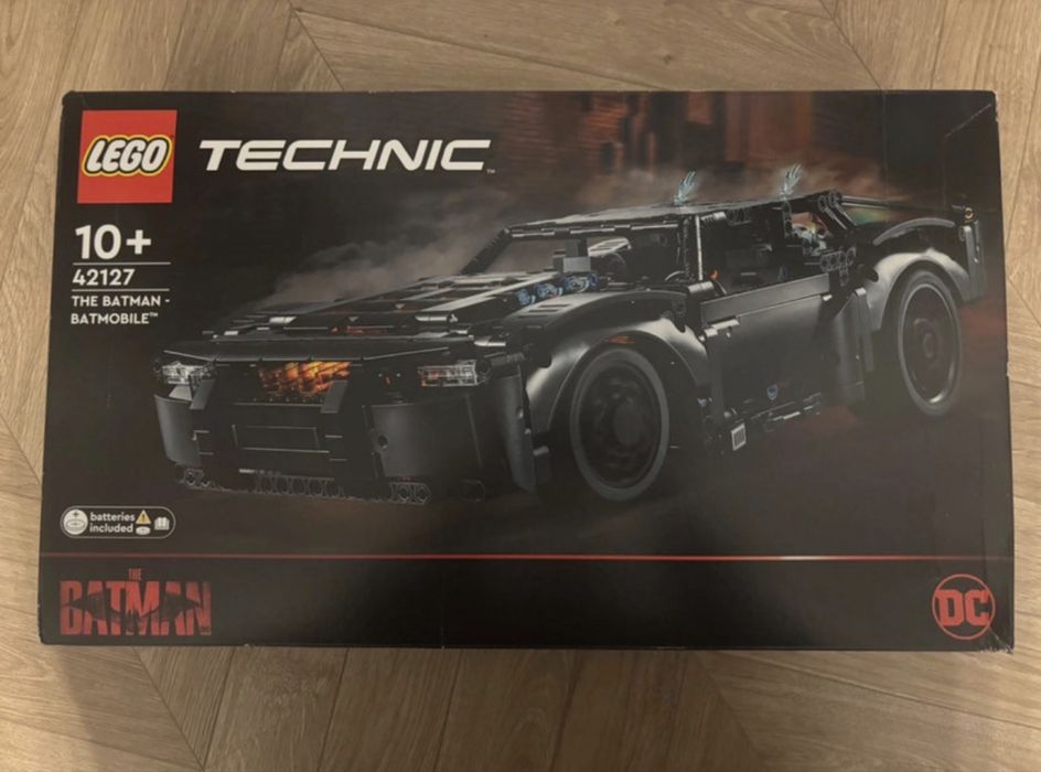 Lego Technic The Batman Batmobil 42127