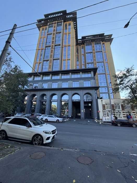 У продажі 2- кімнатна квартира Башня Чкалов. Історічний центр. Без ремонта.