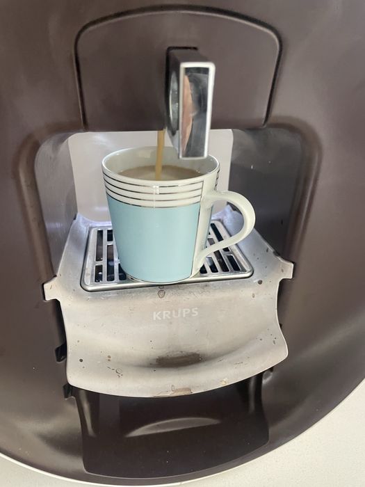 Máquina de café Dolce Gusto branca