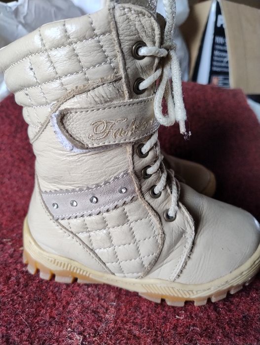 Зимові ботінки для дівчинки