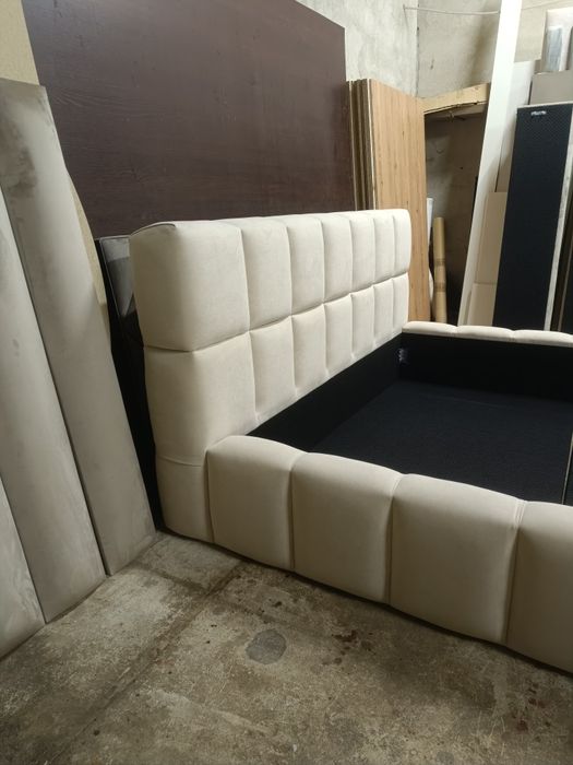 Łóżko tapicerowane kafelki puchate na wymiar grubsze ramy