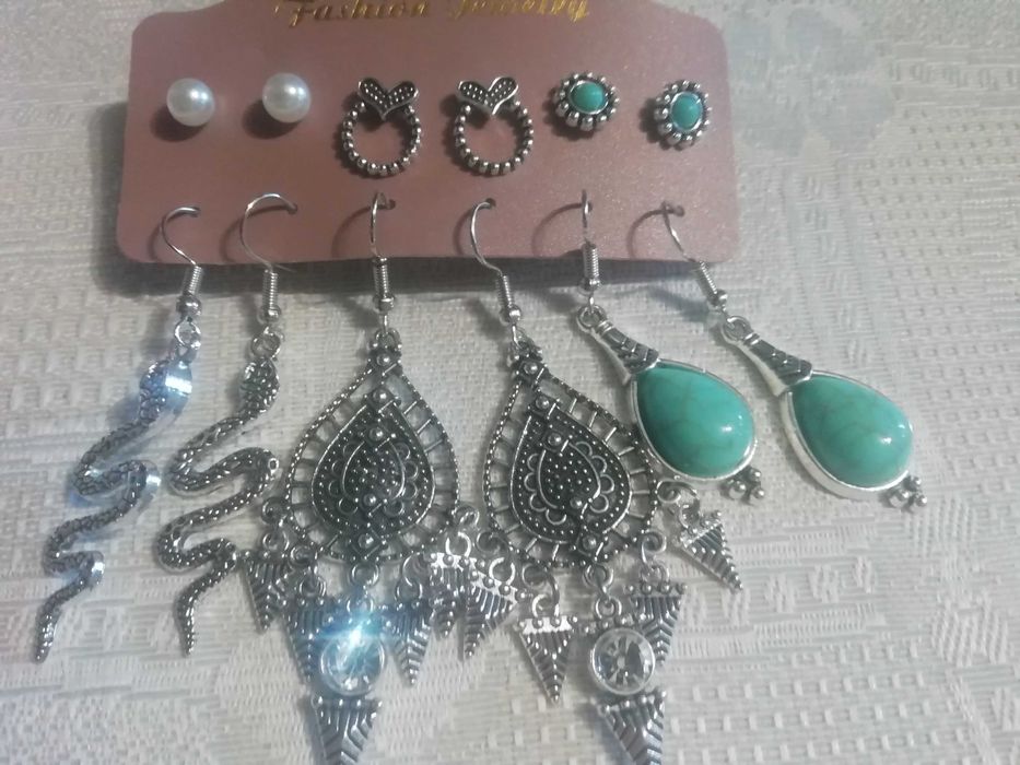 Brincos Vários Tamanhos e Temas