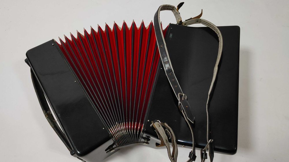 Akordeon Weltmeister Serino 80b- 3 chóry