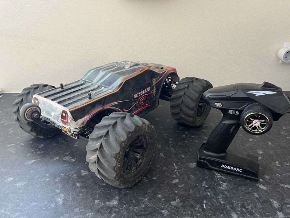 Carro Telecomandado JLB Cheetah 4x4 + 2 Baterias + Muitos Acessórios