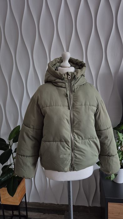 Oliwkowa kurtka puffer z kapturem XS