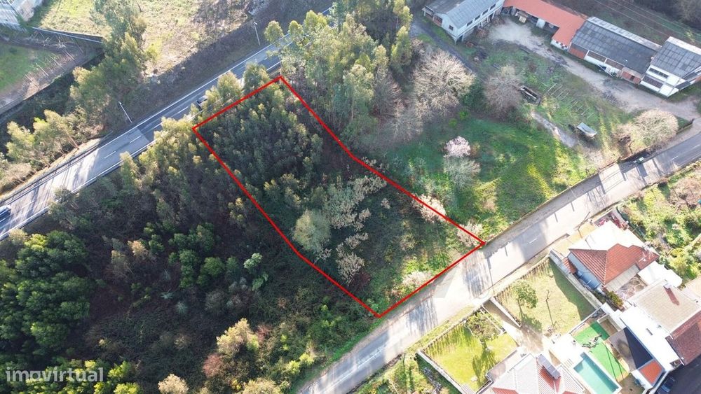 Terreno Urbano com 1.561 m2 – Localização Estratégica e Potencial Únic — Nogueira Do Cravo E Pindelo, Aveiro