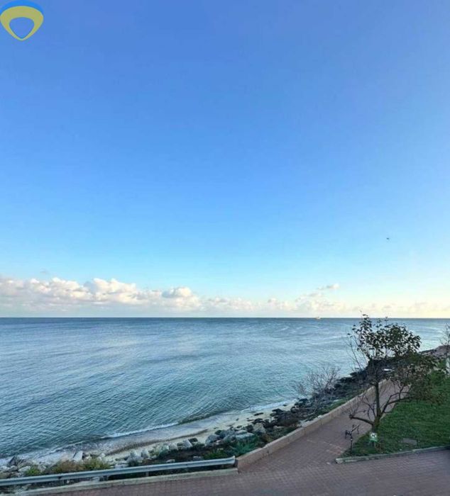 Дом первая линия моря