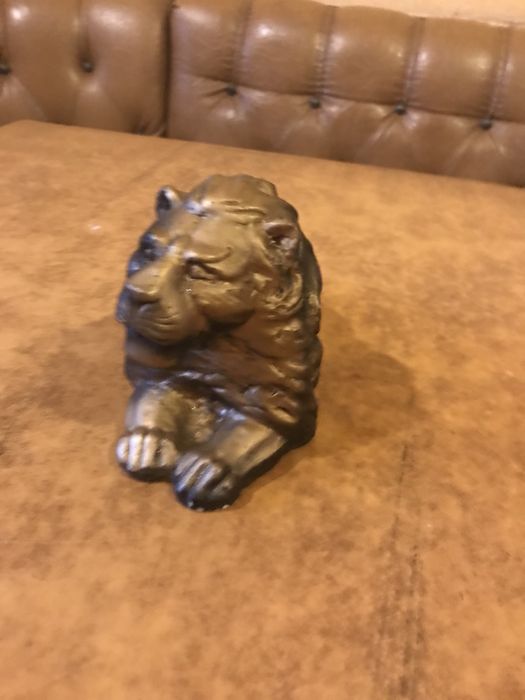 Статуэтка Лев.
