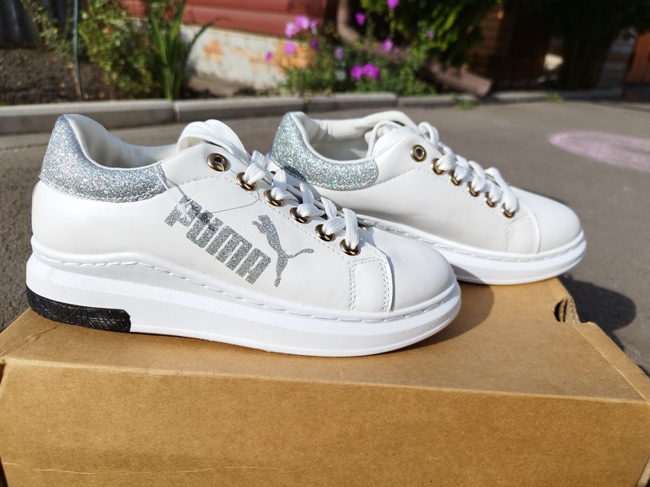 Кросівки жіночі білі 38 розмір 24 см