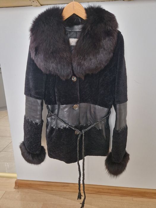 kożuch czarny, krótki, rozm.40-42