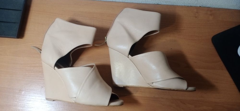 Продам жіночі туфлі ZARA