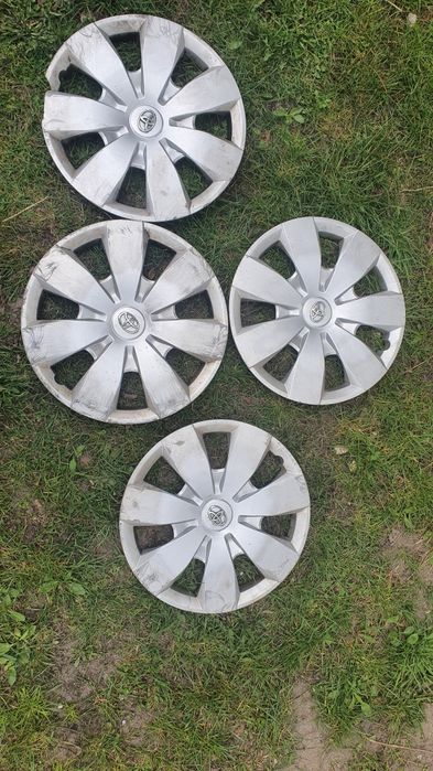 Оригінальні ковпаки Toyota r16