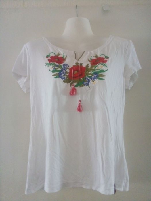 Продаю  вышиванку, юбку, брюки, перчатки, комбинации