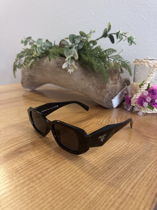 Okulary przeciwsłoneczne Prada dwie sztuki – czarne, unisex, nowe, rozmiar uniwersalny