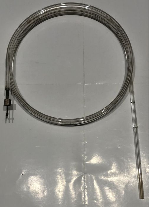 Szklana kapilara z metalową końcówką