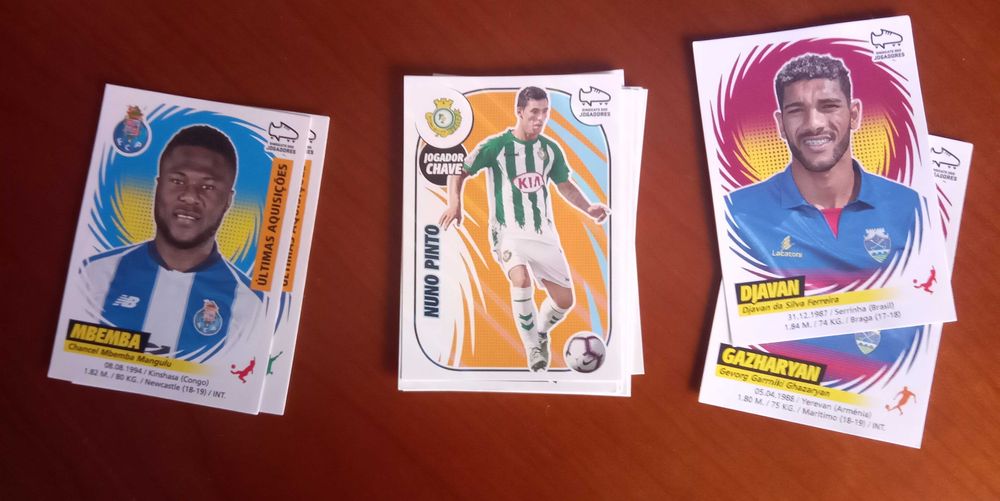 328 cromos diferentes da liga 18/19