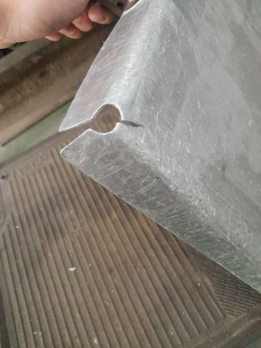 Алюмінієва лопата