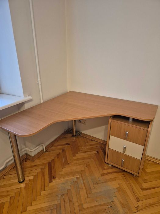 Комплект меблів. Кутова шафа, письмовий стіл з тумбою