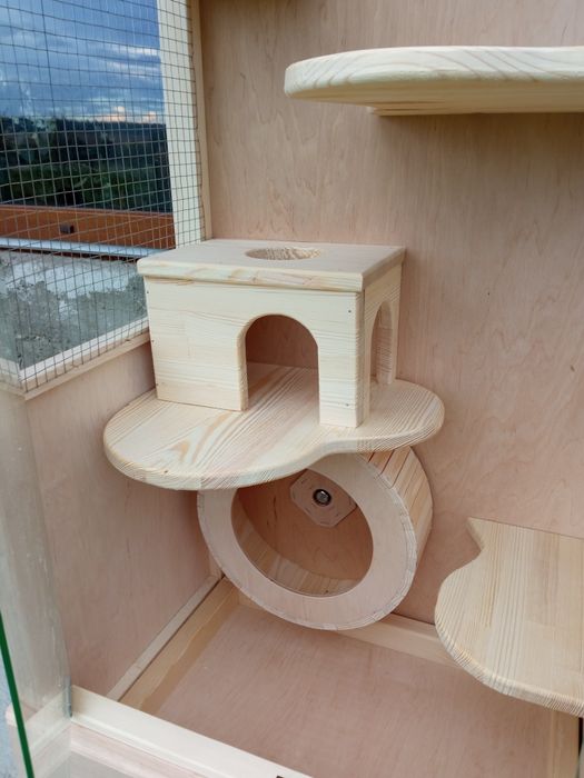 Бігове колесо, будиночок, каруселі, сходи для шиншил та білок
