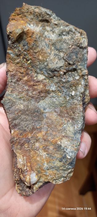 Minerały brekcja dolomit,kwarc,piryt, arsenopiryt