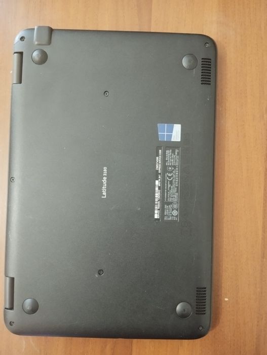 Ноутбук Dell latitude 3180