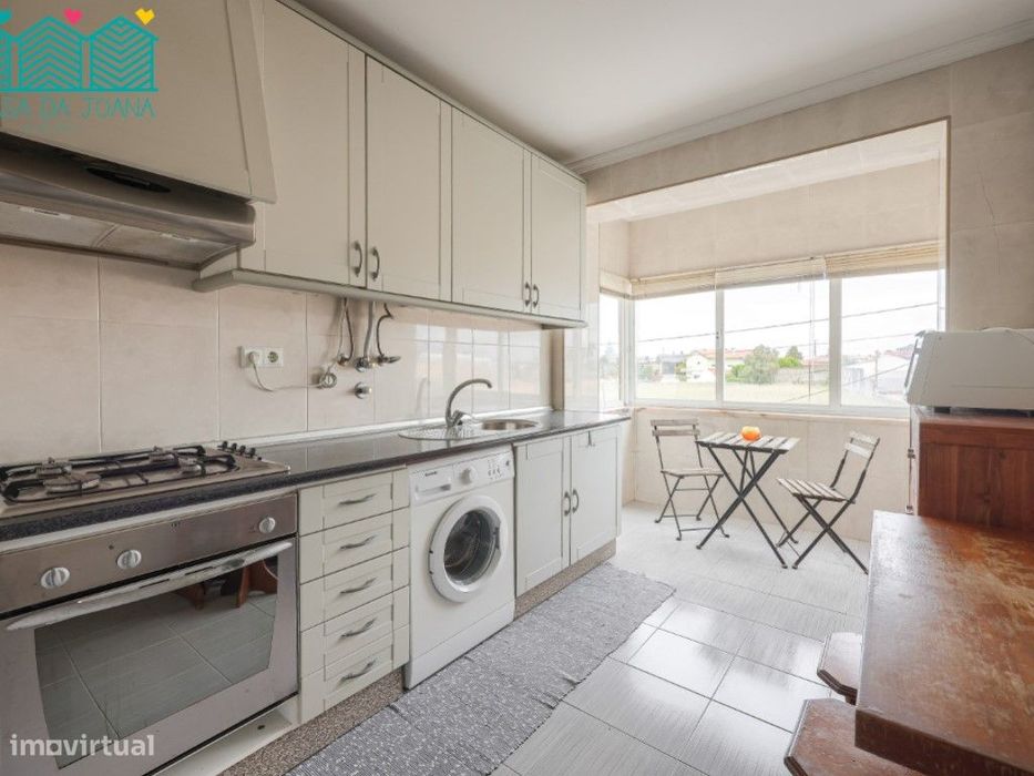 Apartamento T2 com Lugar de Garagem em Esgueira
