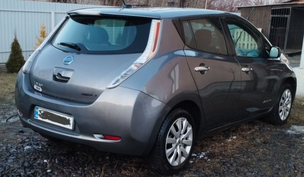 Продам Nissan Leaf