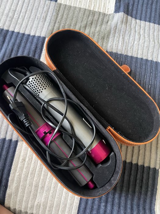 Дайсон б/у, ідеальний стан, повний комплект, 5 насадок, без пошкодженя