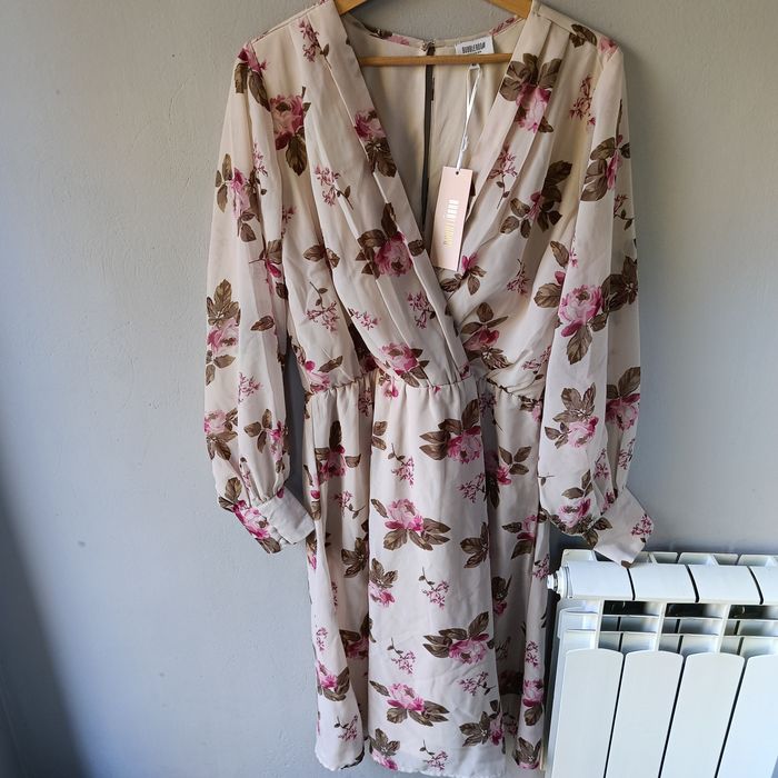 40 L nowa elegancka sukienka damska floral print Bubbleroom na wios