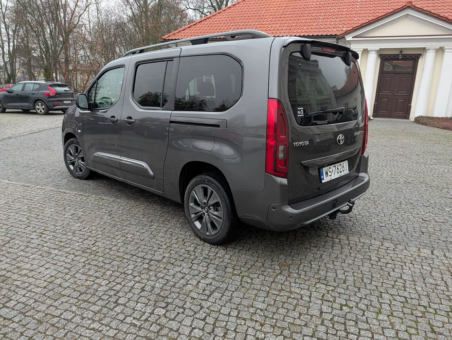 Toyota Proace City Verso 7 MIESC piekny samochód bogata wersja hak !!!