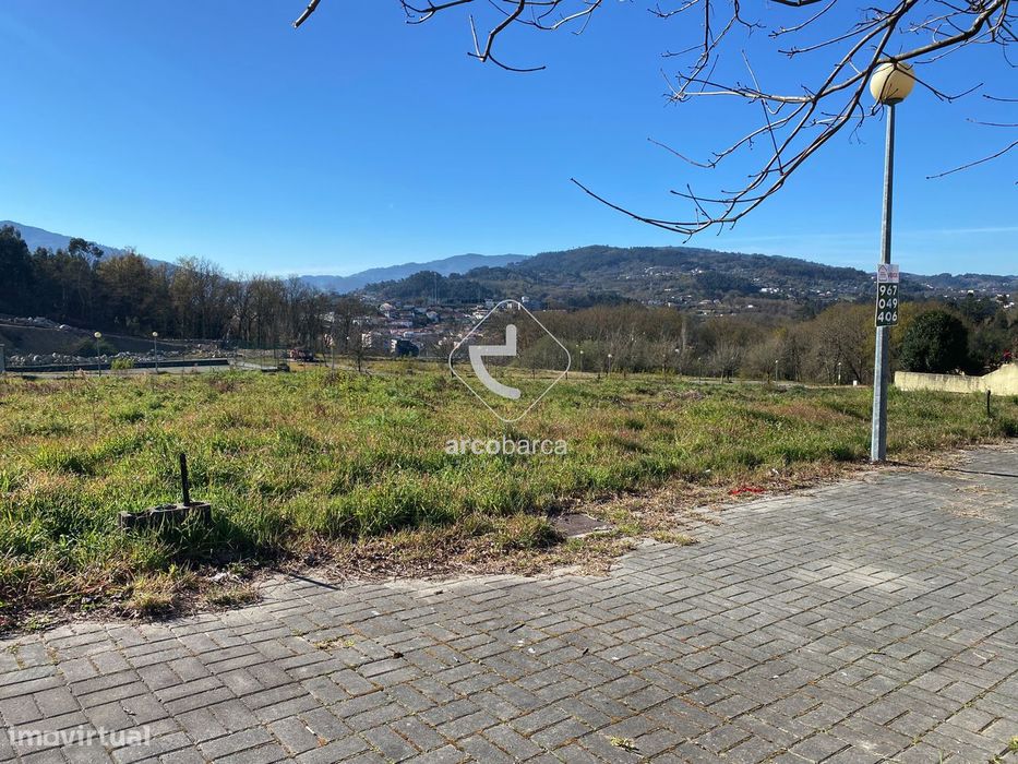 Lote 10 -  terreno destinado à construção, infra-estruturas feitas. Pa