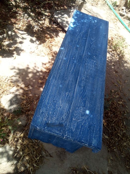 Banco rústico em patina azul e branco