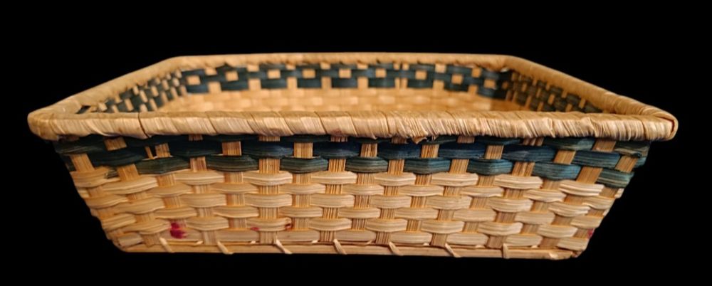Корзинка плетеная
