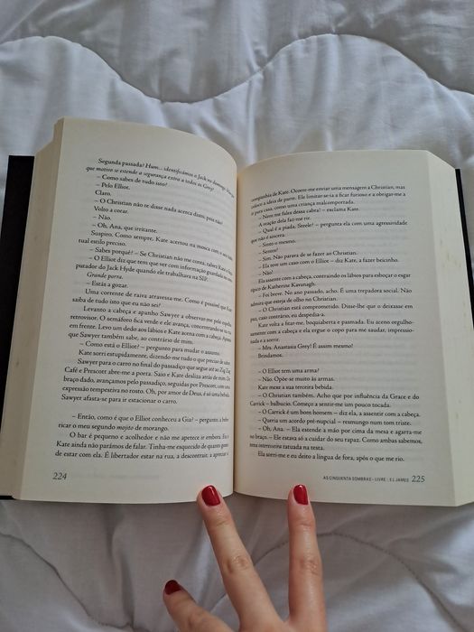 Livro "As Cinquenta Sombras Livre" de E L James