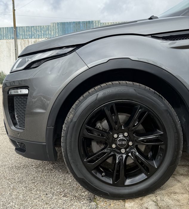 Land Rover Evoque Aut Skyview Edition.