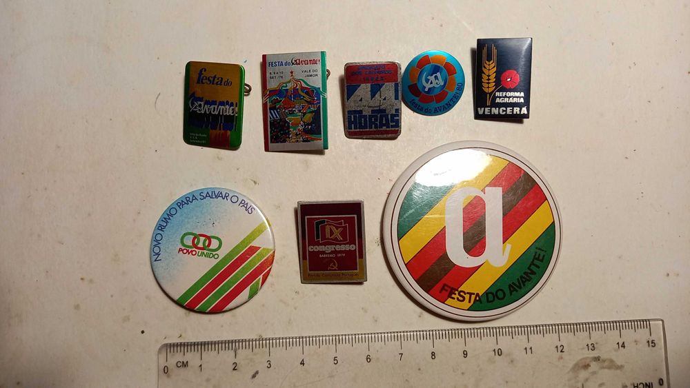Pins, Porta-chaves e Papéis políticos comunistas