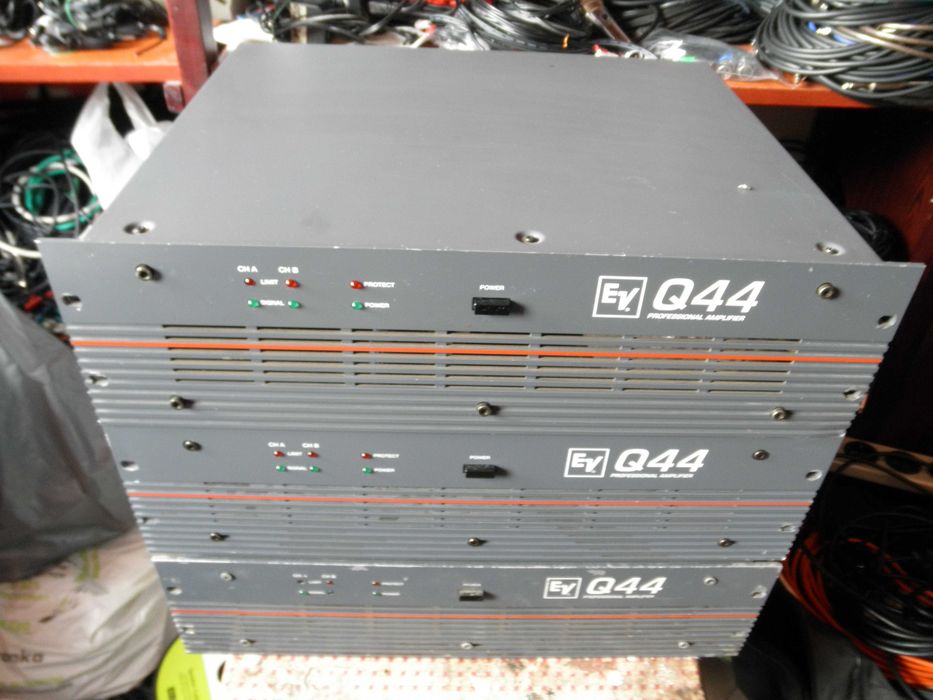 Końcówka mocy The T.amp 1050. Wzmacniacz 2x 520 W rms.