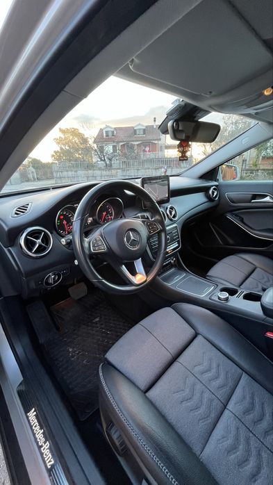 Mercedes-Benz GLA 220d  Sport 4MATIC