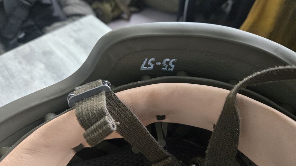 Шолом німецький 55-57 новий