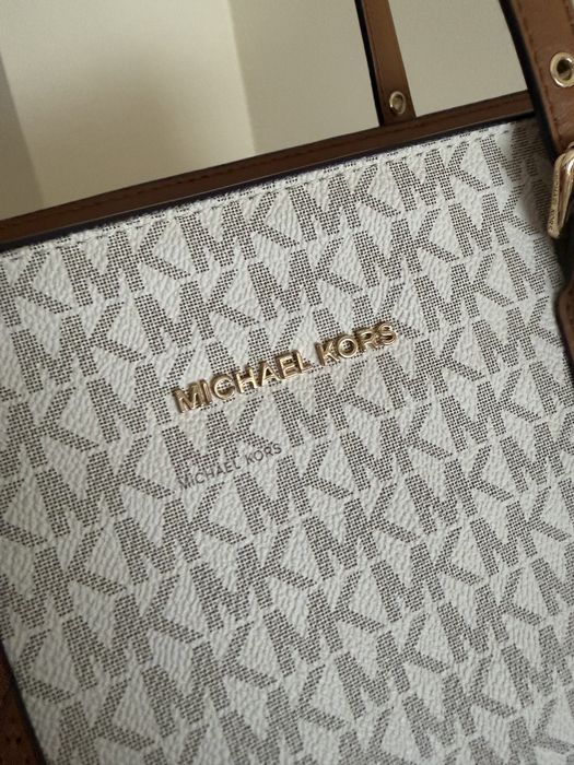 Mala Michael Kors