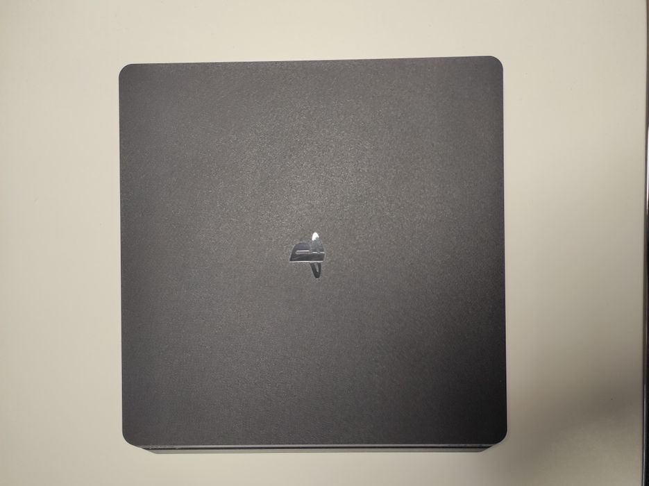 PlayStation 4 com 2 comandos