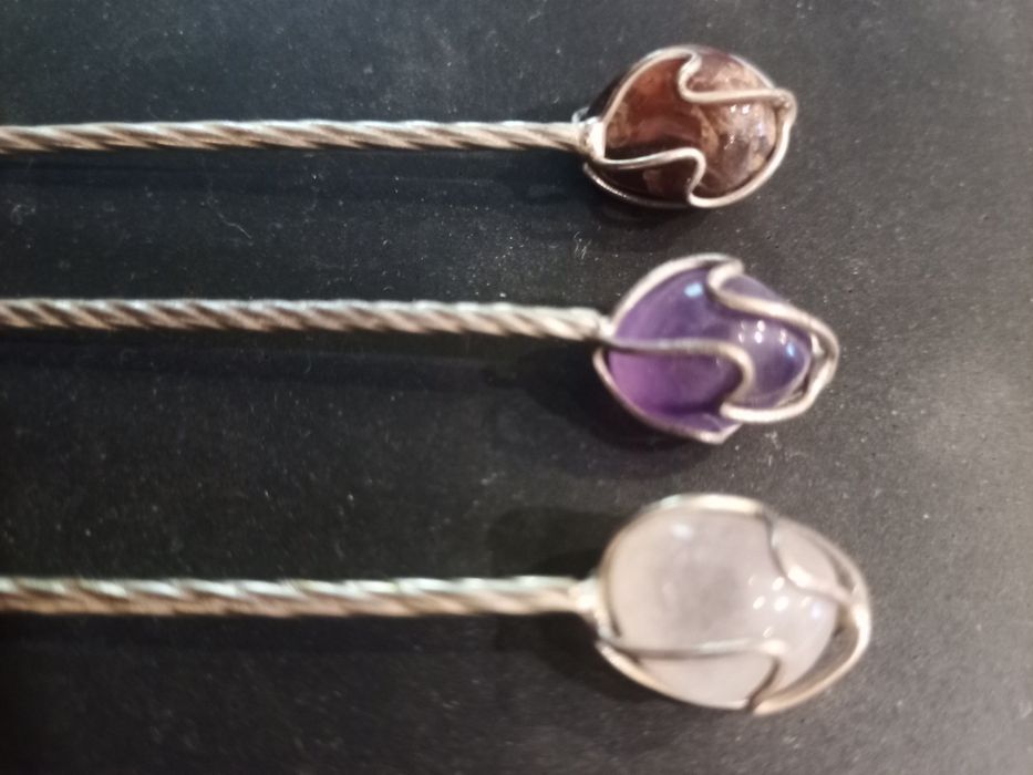 conjunto 3 alfinetes antigos em prata com pedra semi preciosa