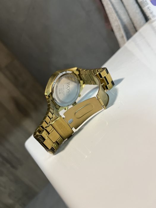 Zegarek Hugo Boss, złoty klasyk w świetnym stanie